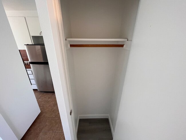 Building Photo - BEAUTIFUL NEWLY UPDATED 1 bed / 1 bath at ...