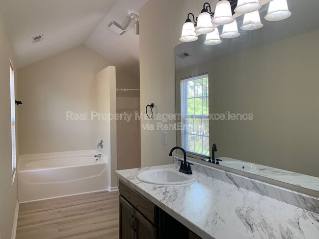 Building Photo - 5611 Sojourn Dr