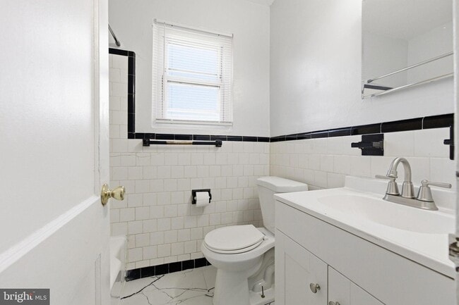 Building Photo - 4029 Grant St NE