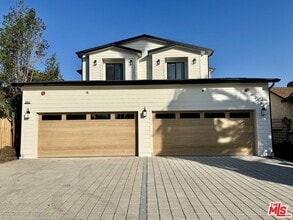 Building Photo - 822 N Orange Grove Ave