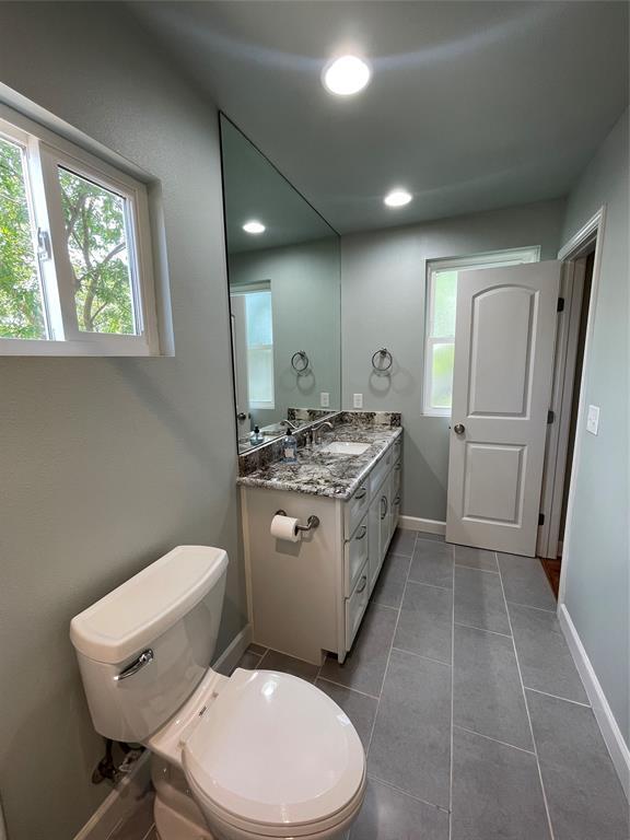 Building Photo - 5014 Evans Ave