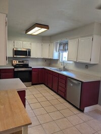 Building Photo - 554 E 9120 S