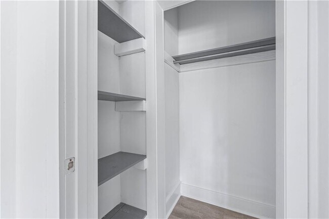 Building Photo - 1035 Astor Ave SW