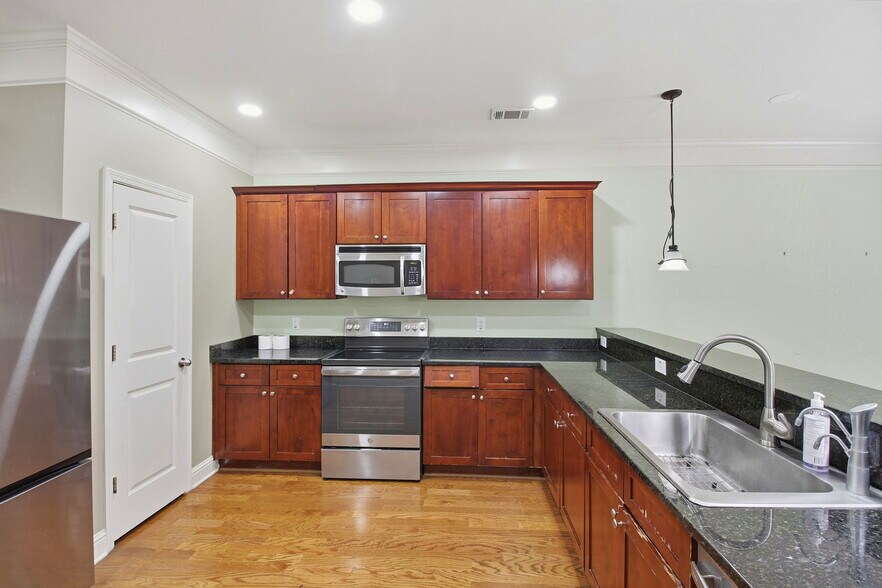 Building Photo - 3044 Big Sky Ln