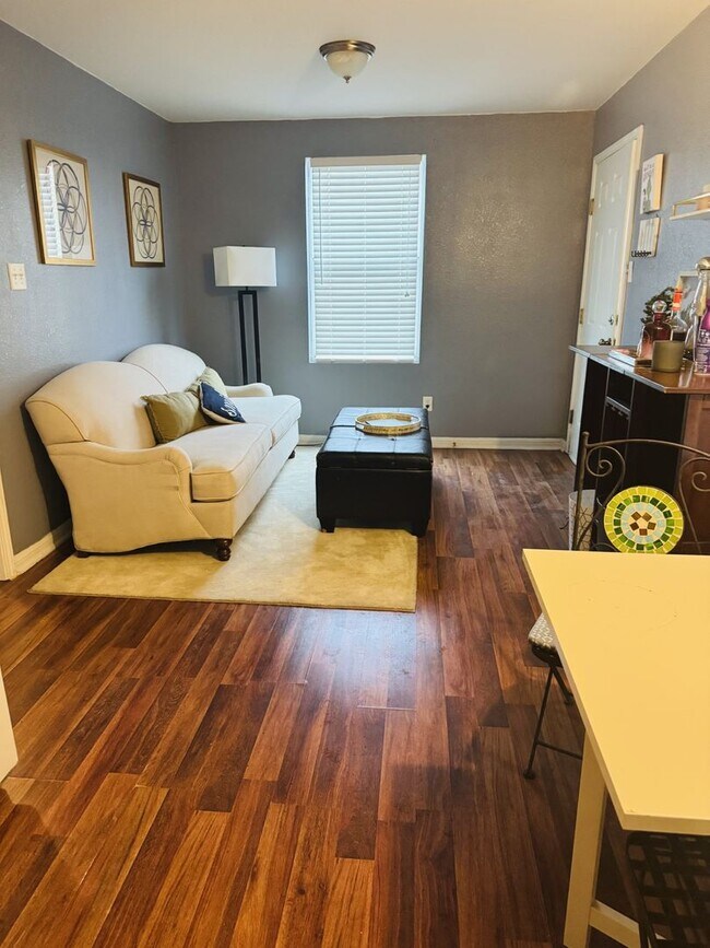 Building Photo - 429 Shadow Point