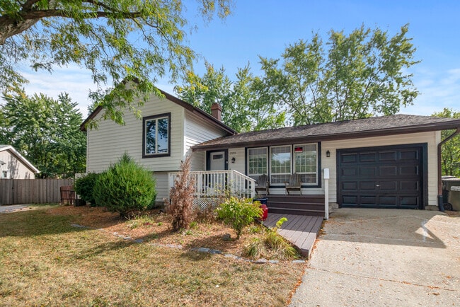 Building Photo - 225 Kedvale Ct