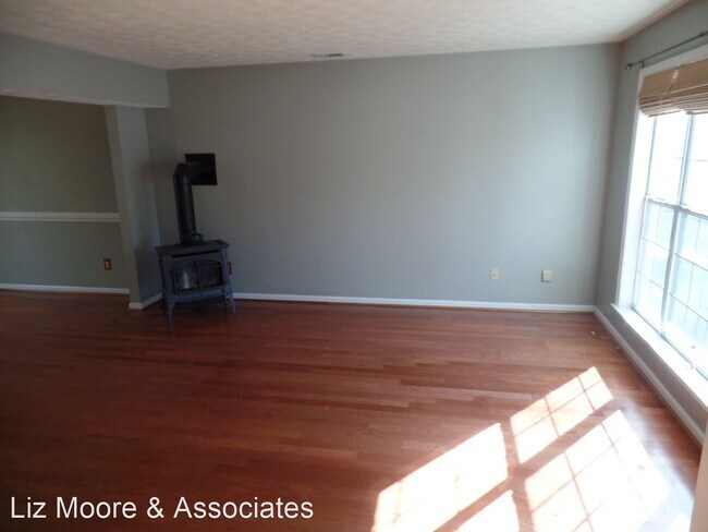 Building Photo - 3 br, 1.5 bath House - 934 Pheasant Run