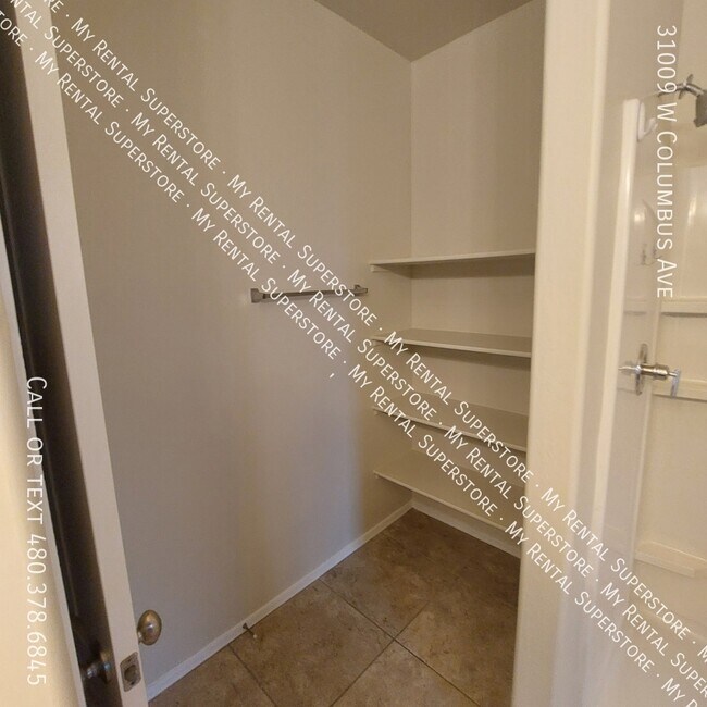 Building Photo - 31009 W Columbus Ave