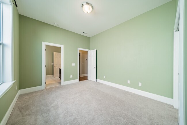 Building Photo - 15016 High Bluff Ct