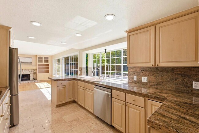 Building Photo - 7175 Cahen Dr