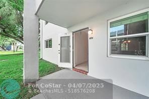 Building Photo - 7897 Golf Cir Dr