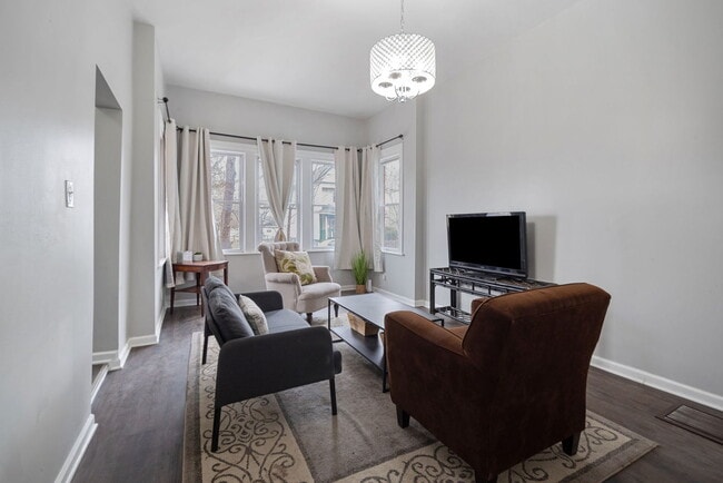 Building Photo - 5944 S Princeton Ave