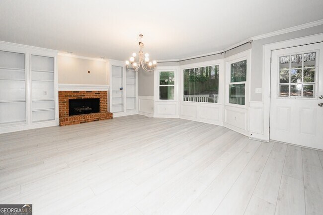 Building Photo - 151 Lakeside Dr NW