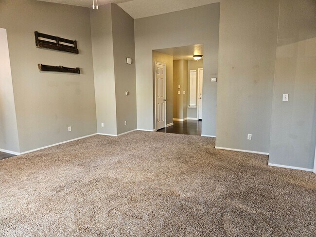 Building Photo - 221 Rector Ln