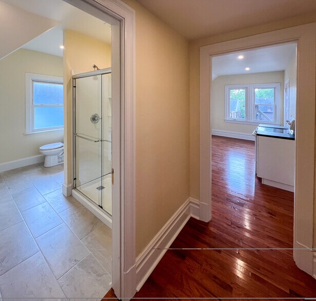 Building Photo - 926 Savannah Ave