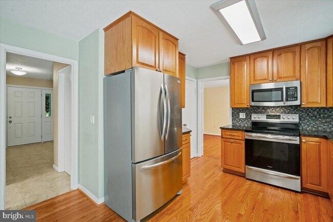 Building Photo - 11811 Dinwiddie Dr