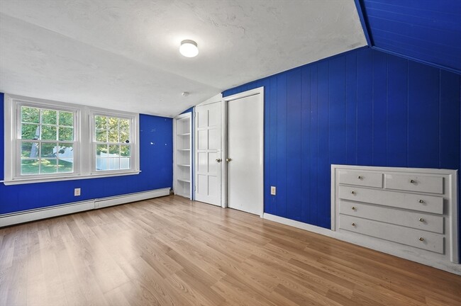 Building Photo - 1337 Pleasant St