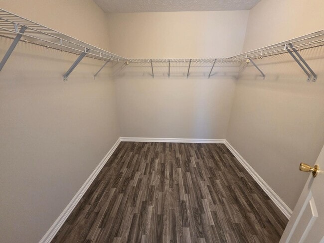 Building Photo - 5016 Stone Park Dr