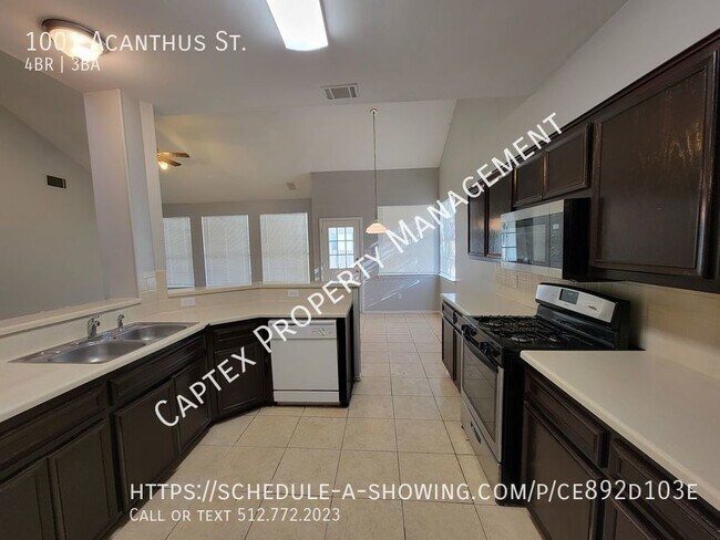 Building Photo - 1001 Acanthus St