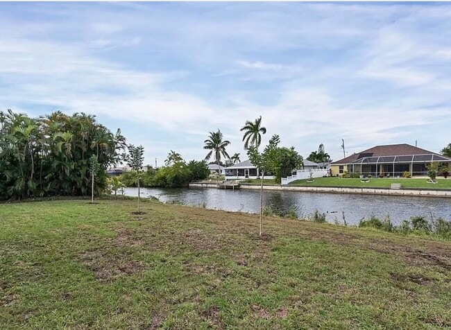 Building Photo - 116 SE 2nd Ave