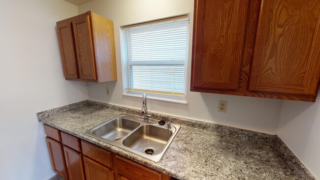 Building Photo - 2229 Symmes St