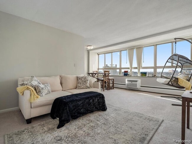 Building Photo - 8900 E Jefferson Ave