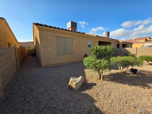 Building Photo - 6090 E Overlook Ln