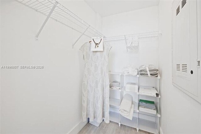 Building Photo - 121 NE 34th St