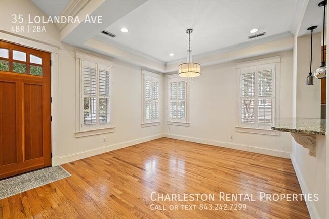 Building Photo - 35 Lolandra Ave