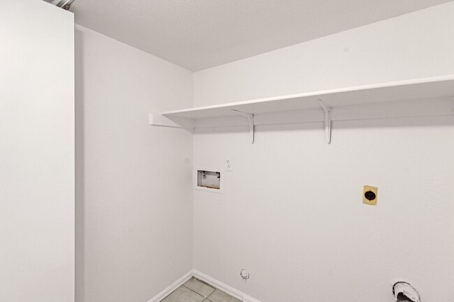 Building Photo - 3 bedroom home in Quail Meadows for rent