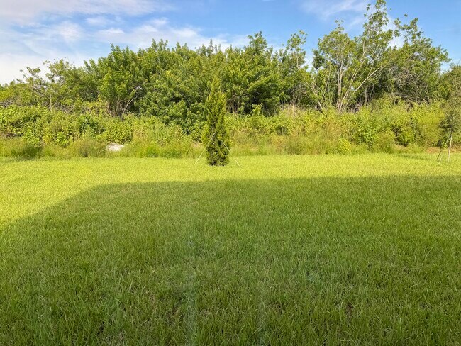 Building Photo - 664 Carlyle Wy