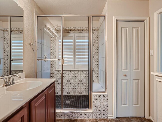 Building Photo - 819 Palo Duro Dr