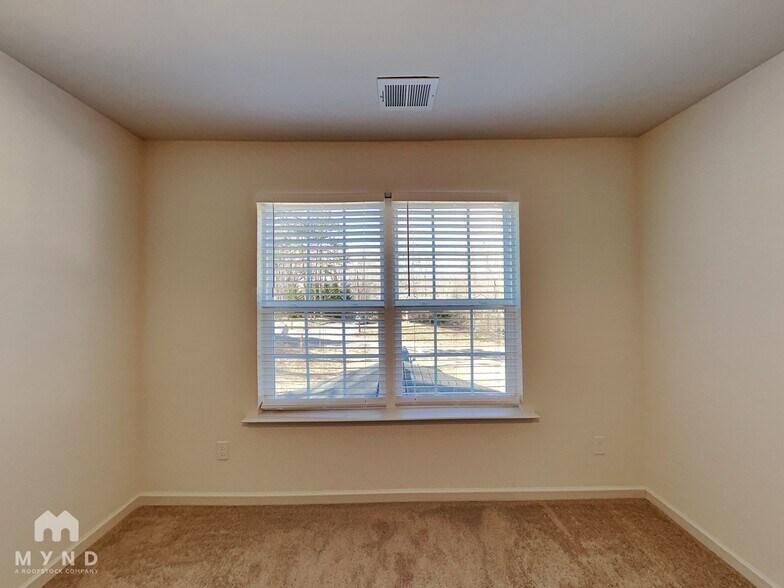 Building Photo - 1525 Allenbrook Dr