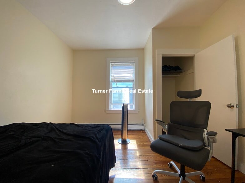 Building Photo - 65 Pleasant St
