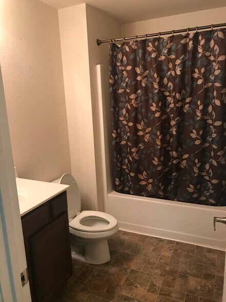 Building Photo - 39090 Prairie North Dr