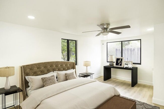 Building Photo - 309 NW 30th Ct