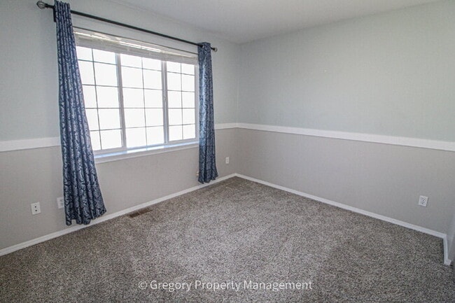 Building Photo - Beautiful and Modern Two-Story Home in Great Millcreek Location! 3 Bedrooms, 2.5 Bathrooms, Spaci...