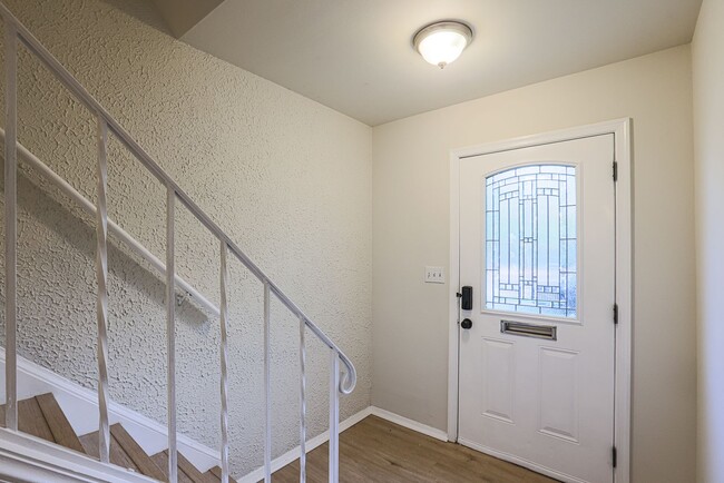 Building Photo - 25 Dorchester Ct