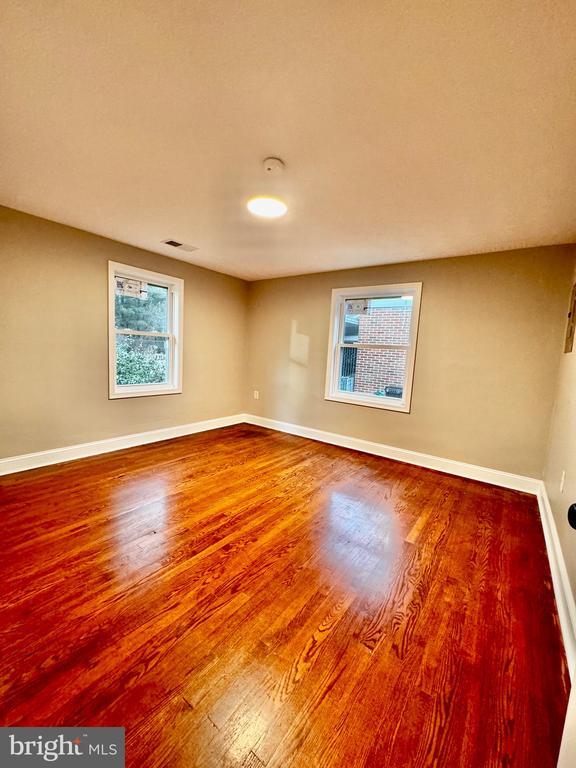 Building Photo - 137 Fox Dr