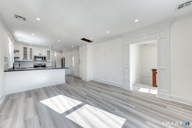 Building Photo - 44 Wallace Row