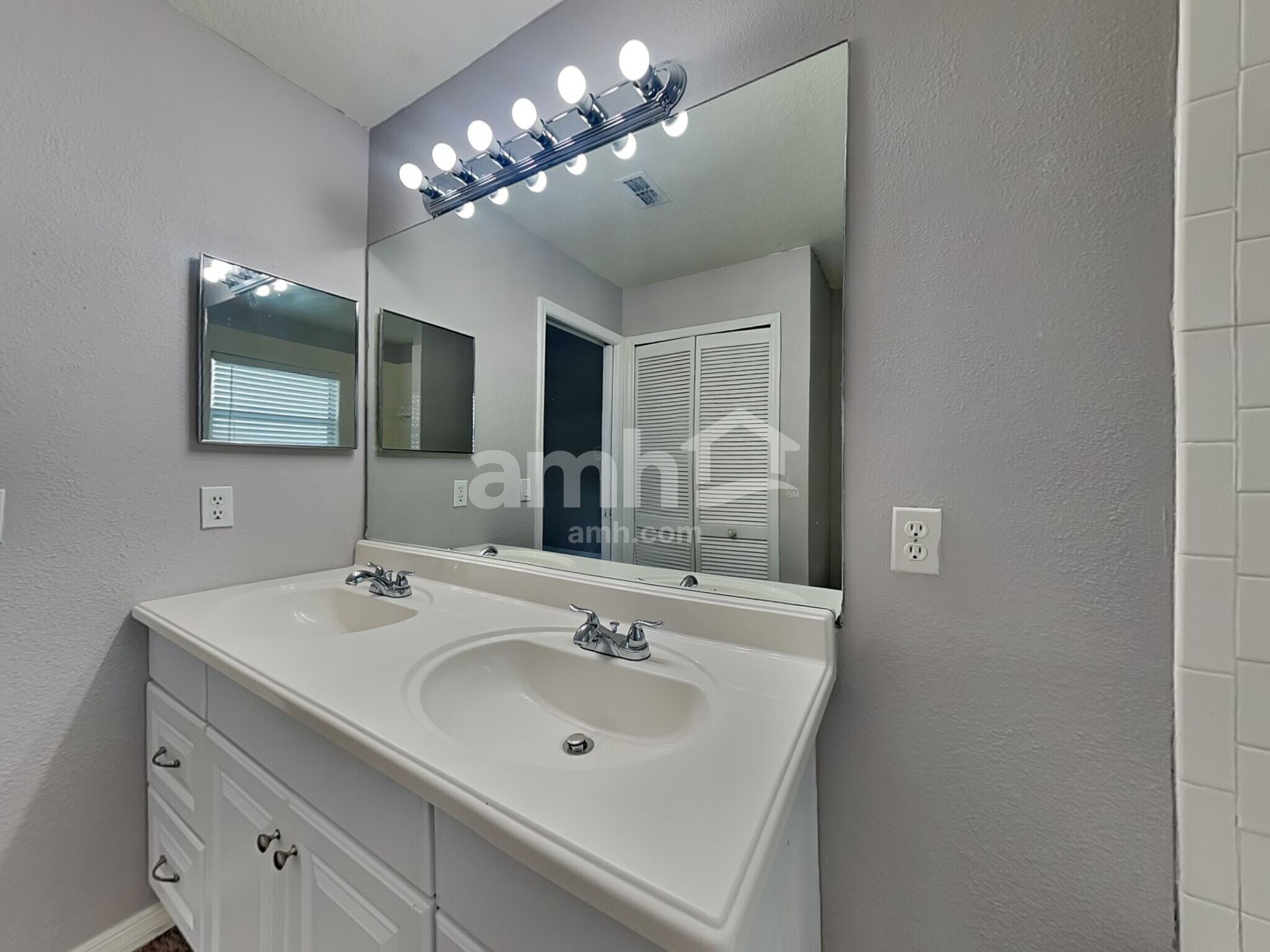 Building Photo - 139 N Cervidae Dr