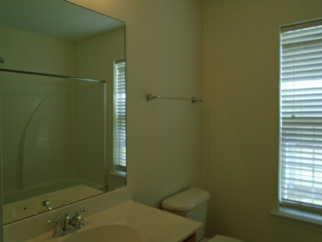 Building Photo - Three bedroom, 2 bath home in Mill Creek at Cypress ridge