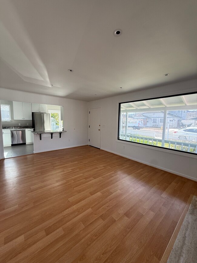 Building Photo - 330 Cuardo Ave