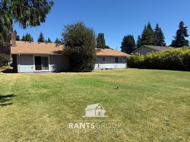 Building Photo - Spacious 3-Bed 2-Bath Tumwater Home with Large Yard! Close to I-5!