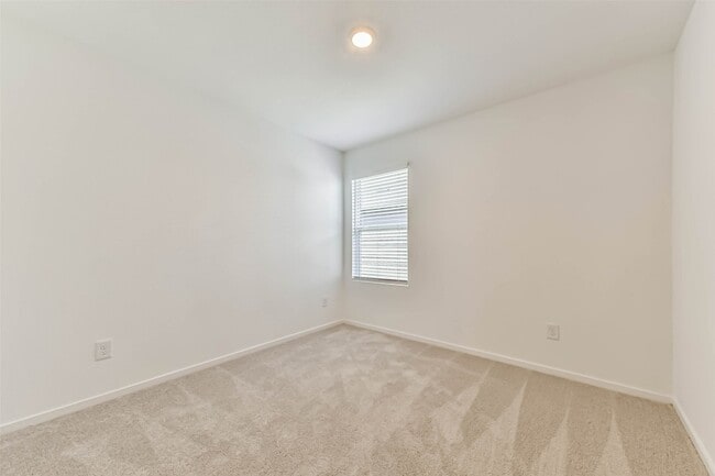 Building Photo - 163 Sterling River Ln