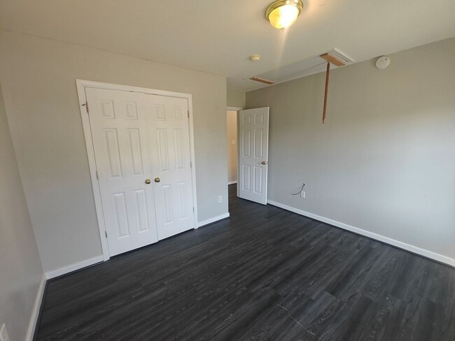 Building Photo - 4037 Birdbrook Dr