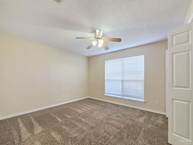 Building Photo - 1057 Freeboard Blvd