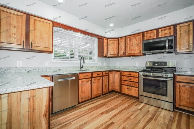 Building Photo - 17 Gerry Ct