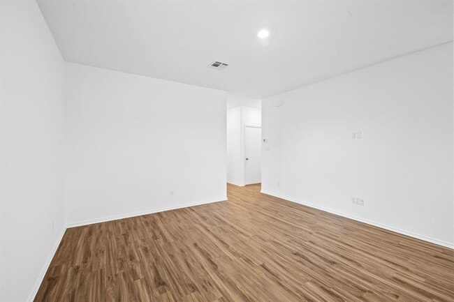 Building Photo - 504 Blanco Vista