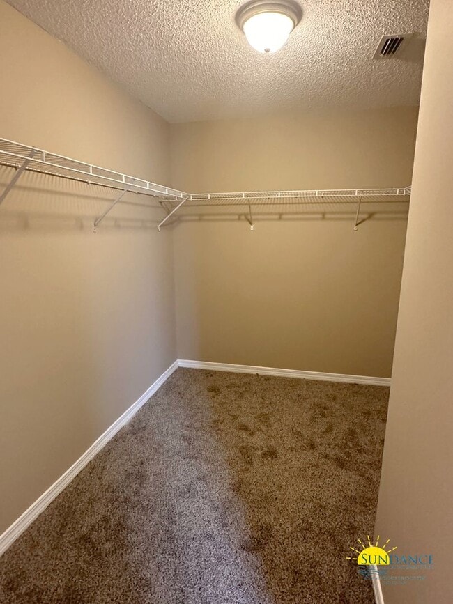 Building Photo - Gorgeous 3 Bedroom Home in Navarre